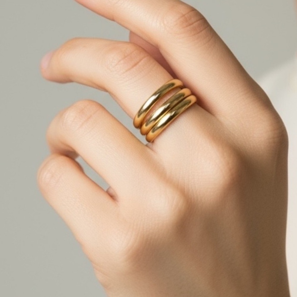 Jasmine Lane Jewelry Co Gold Set of 3 Stackable Rings Size 7